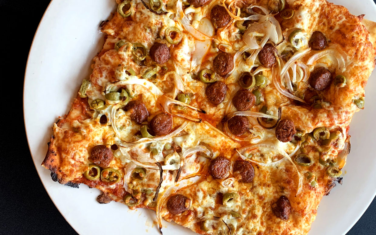 Pizza Saucisses Méditérranéennes